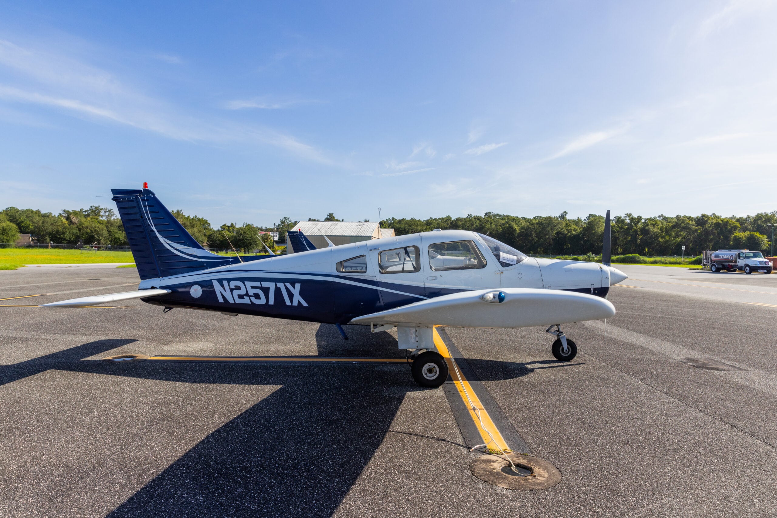 1985 Piper Cherokee PA-28-161(N2571X) - Image 2