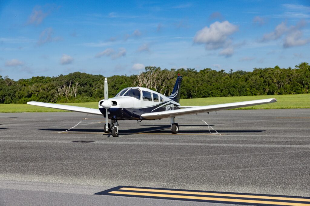 1985 Piper Cherokee PA-28-161(N2571X)