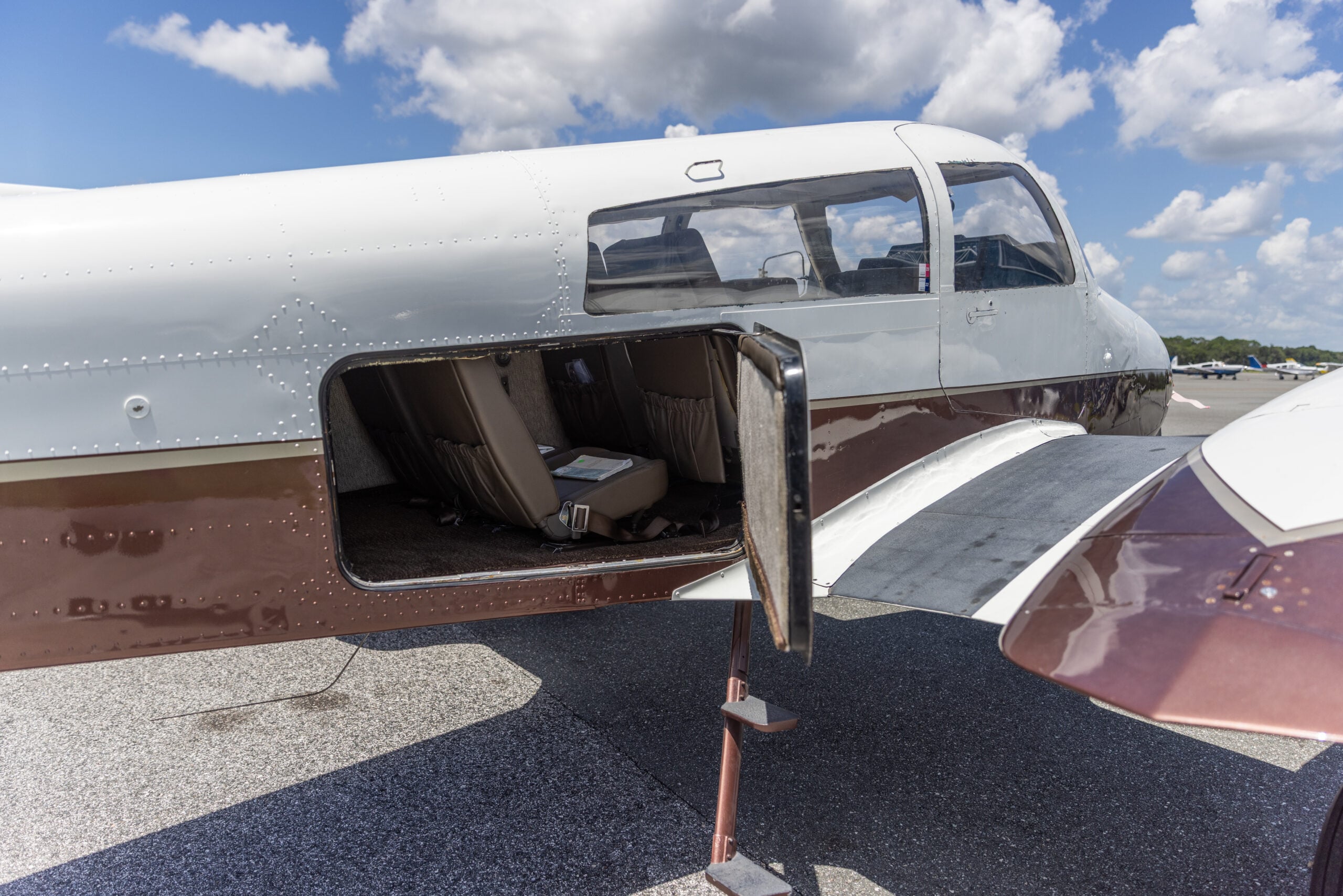 1967 Cessna 310P (N414SG) - Image 8