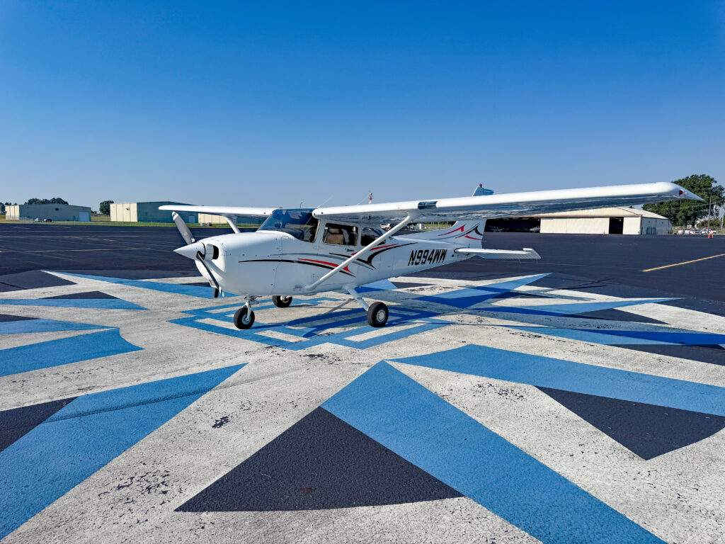 1999 Cessna 172R (N994WW)