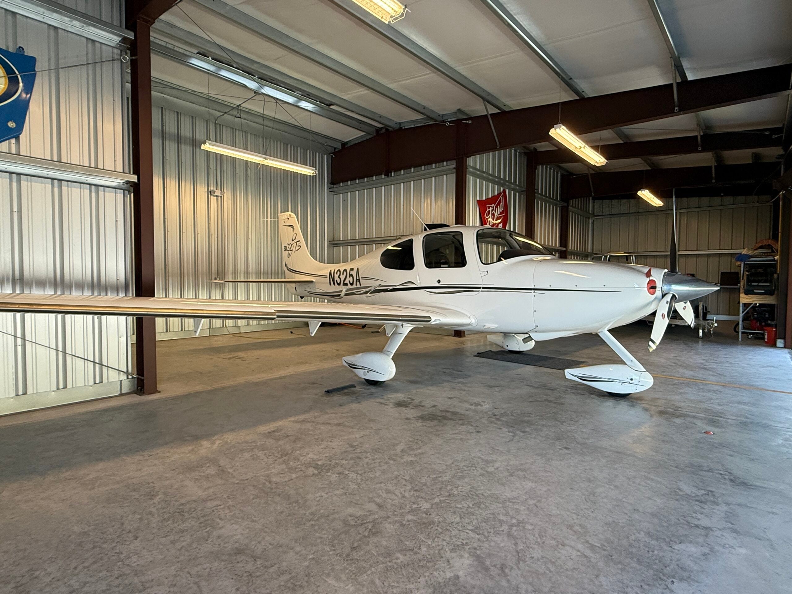 2006 Cirrus SR22 (N325A) - Image 2
