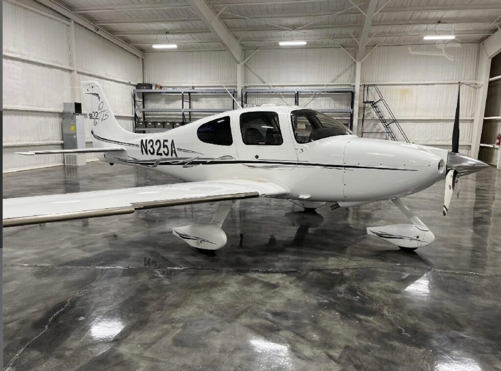 2006 Cirrus SR22 (N325A)